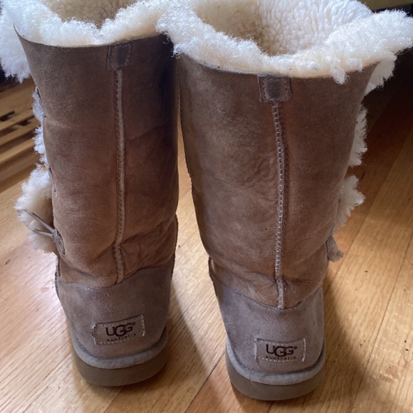 Ugg Bailey Button Triple Boot - Picture 4 of 10